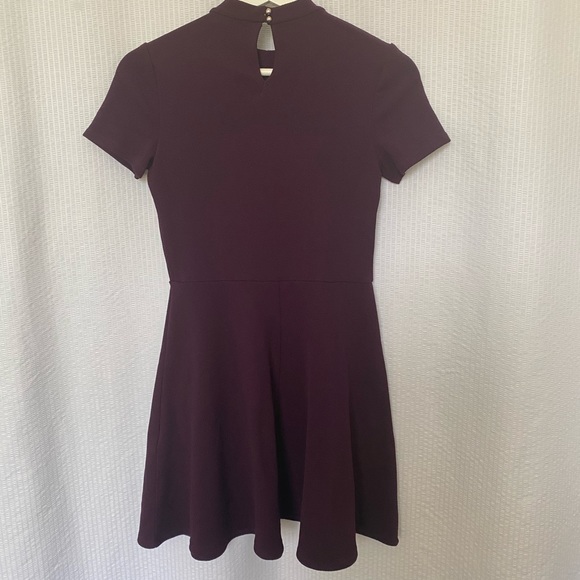 Purple Burgundy Collared Short Sleeve Dress - Picture 7 of 7
